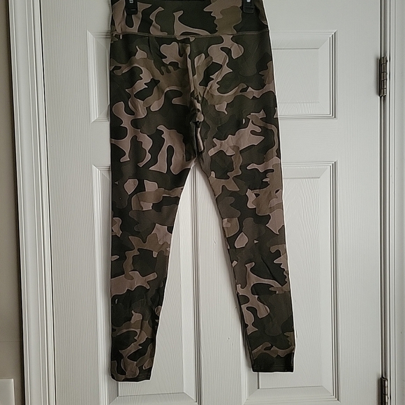 NWOT Wild Fable Camo Leggings - Picture 4 of 10